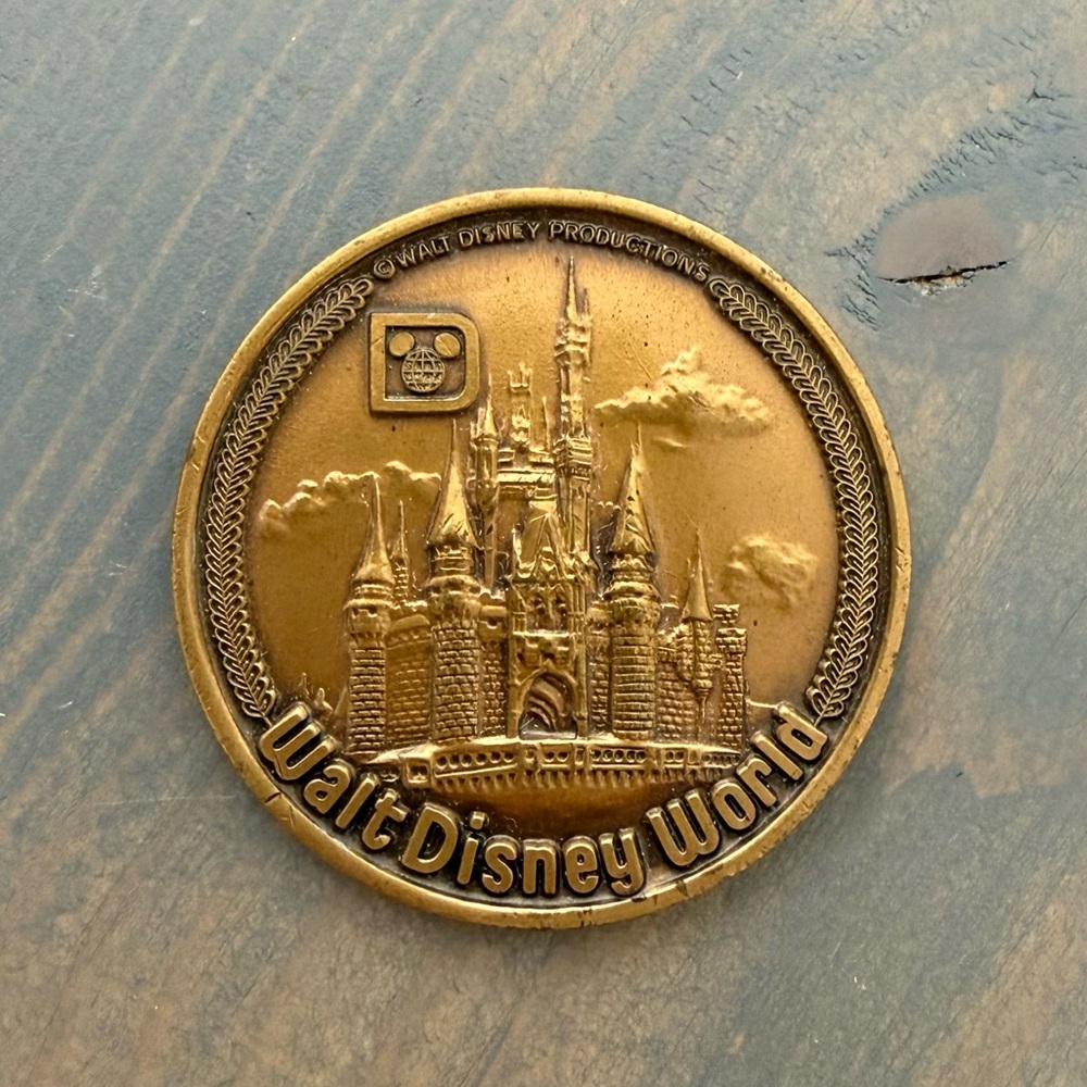Disney Walt Disney World Bronze Medallion